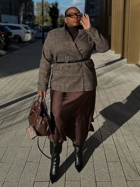 ASOS DESIGN Curve Charm heeled knee boots in black