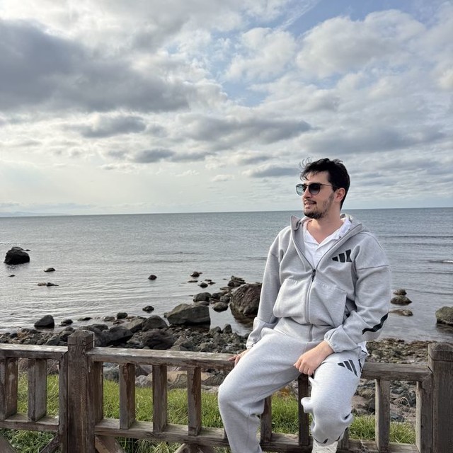  ジップアップジャージ AU/NZ XL クリーム色 adidas Z.N.E. Full-Zip Hooded Track Jacket - Beige | Free Shipping