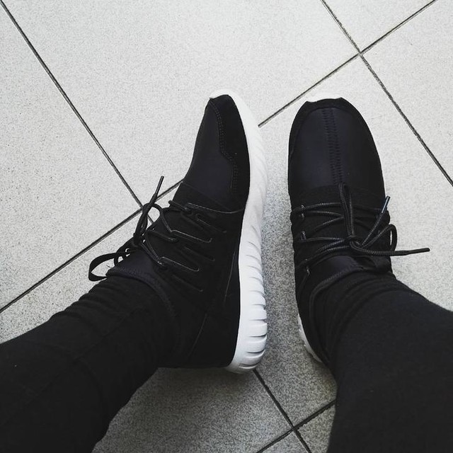 Adidas Women 's Tubular Runner W Originals Running