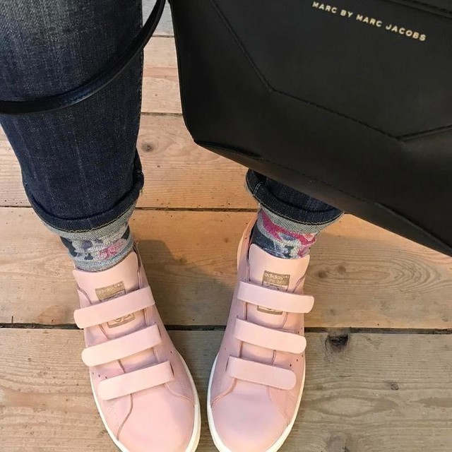 stan smith paillette rose