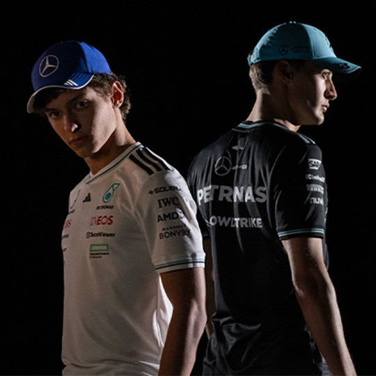 コラボ! adidas×MERCEDES AMG PETRONAS FORMULA フーディ mercedes-amg-petronas-f1チーム
