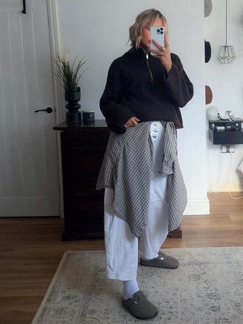 Birkenstock Unisex Boston clogs in faded khaki suede