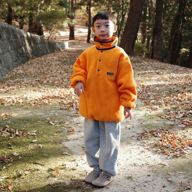 Boston Kids」（スエードレザー、トープ）| BIRKENSTOCK（日本）