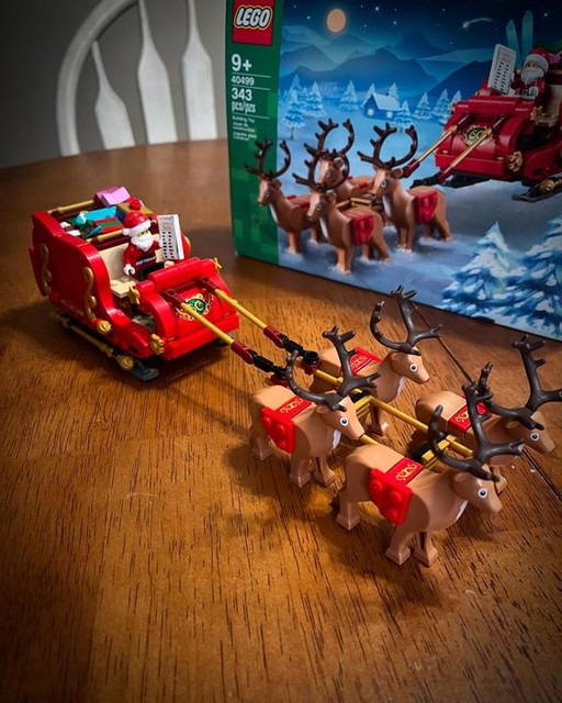 Santa's Sleigh 40499 | Other | Buy online at the Official LEGO