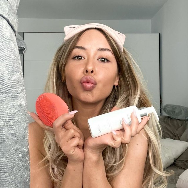 Beam Facial Cleansing Device