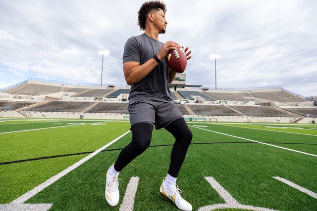 adidas originalsTシャツ ダークブラウンU FOOTBALL adidas Originals - 新品L】アディダス フットボールジャージ T