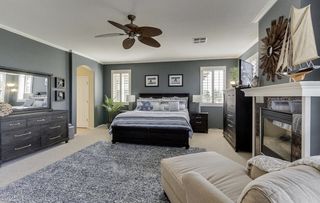 Jaxon Espresso Black Queen Wood Panel Bed