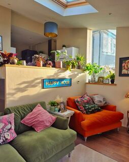 The calm before the chaos ☕️☀️

Coffee. School run. Work.

But first, a few minutes enjoying the sunshine in one of my favourite corners of the house 🌿

Our gorgeous green corner sofa and burnt orange armchair are from the joules collection from dfs

Anyone else trying to soak up every bit of sunshine while it lasts?

#1930shome #ColourfulHome #HomeDecorInspo #LivingRoomIdeas #UKHomes