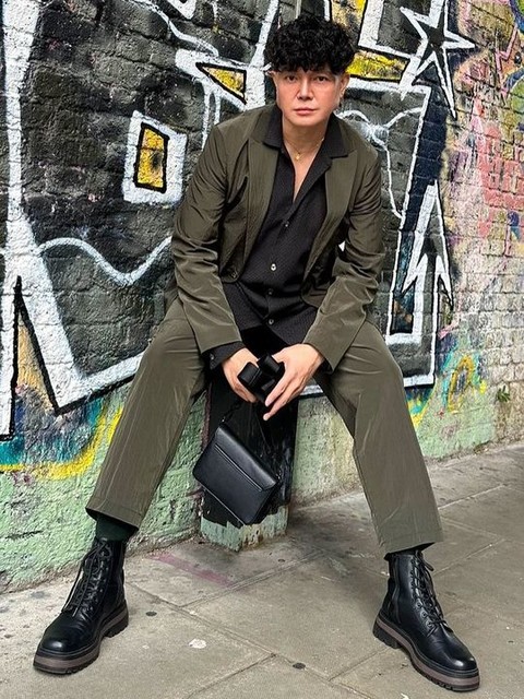 ASOS DESIGN slouchy regular suit jacket in khaki techy fabric